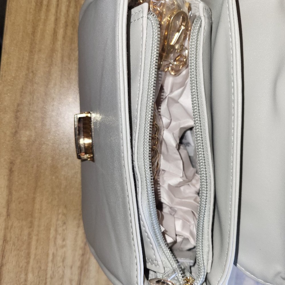 Light Grey NWT Bella Russo Purse - Picture 5 of 6